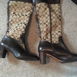 Signature Coach boots
